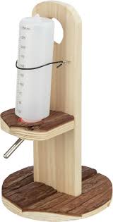 soporte para bebedero natural living de madera para roedores trixie